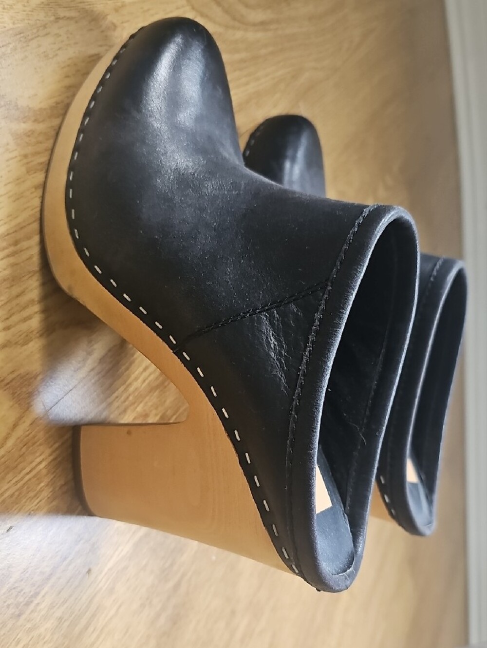 Dolce Vita Black Leather Mule Clogs with Tan Block Heel - Picture 4 of 7